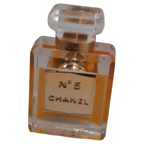 bottiglia chanel 5|Chanel perfume no 5.